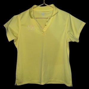 Wegman’s employee yellow shirt grocery store